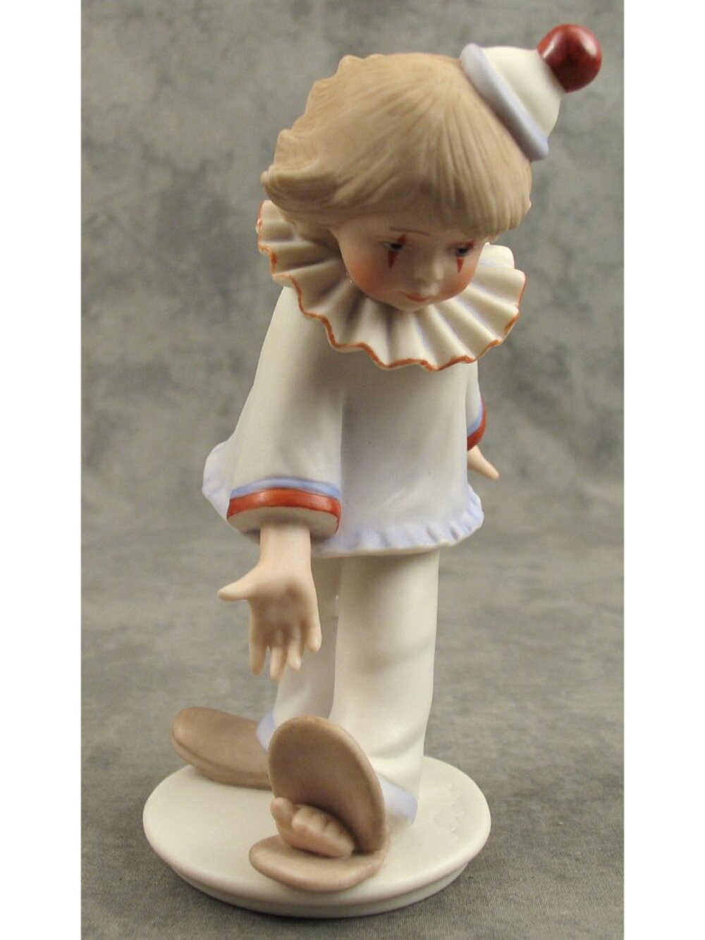 Goebel In the Spotlight Figurine Under the Big Top 1983 Limited Edition